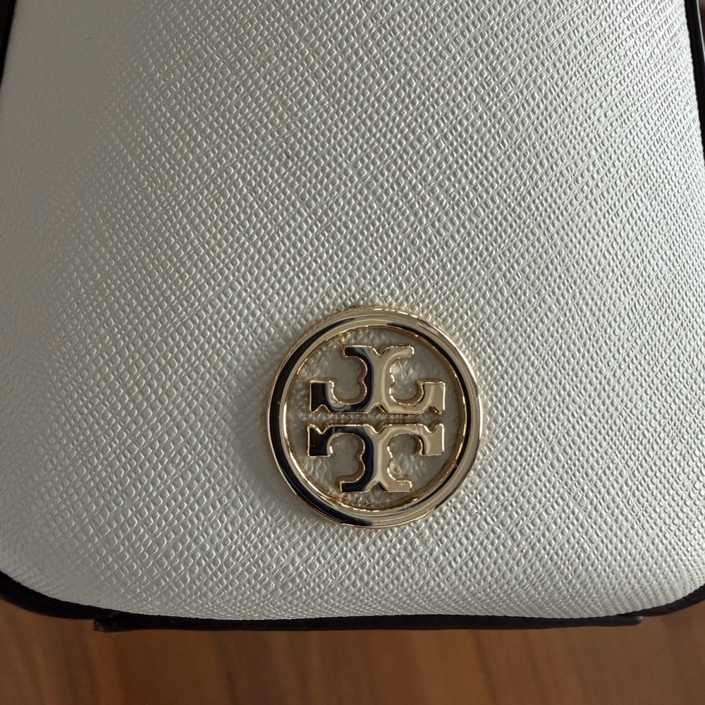 Multicolor Embroidery Patterned Purse with Shoulder Strap. White satin lining. - Picture 5 of 9